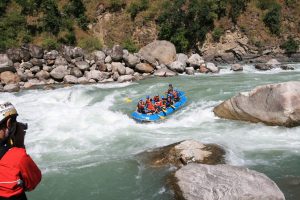 Rafting in tamur river